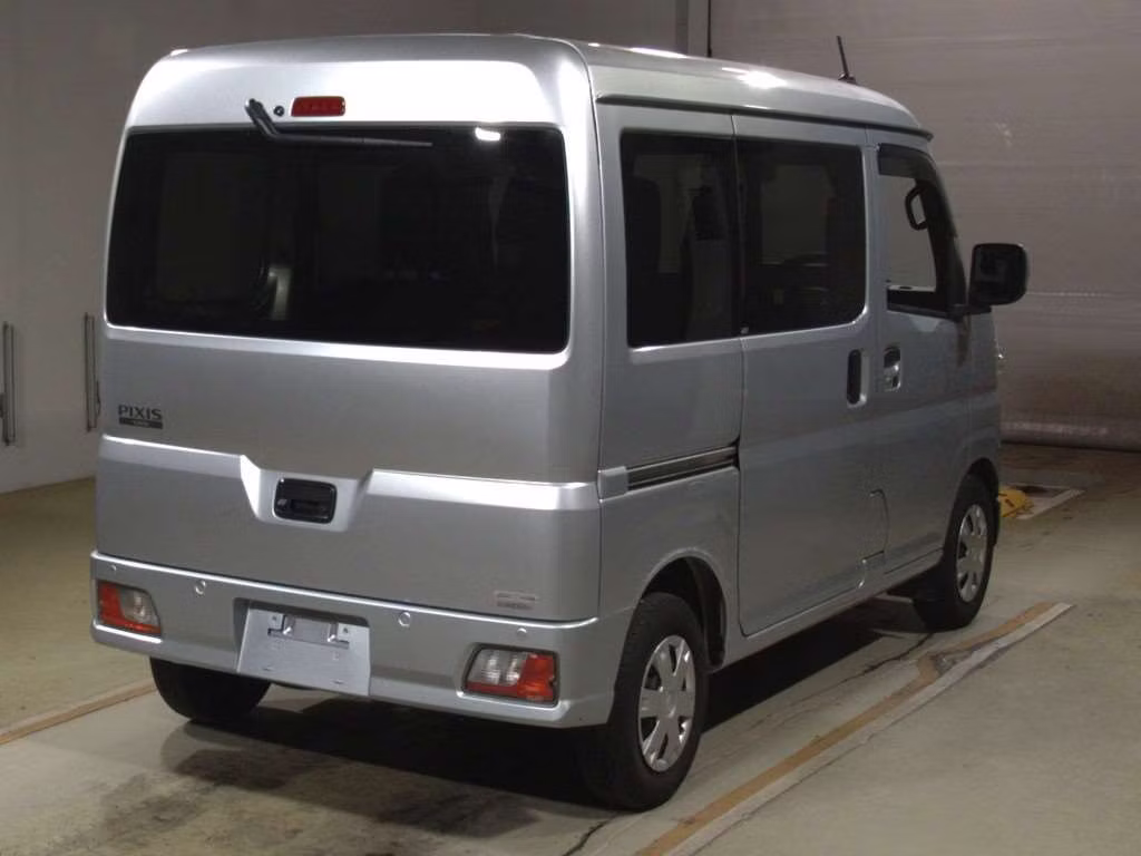 TOYOTA PIXIS VAN
