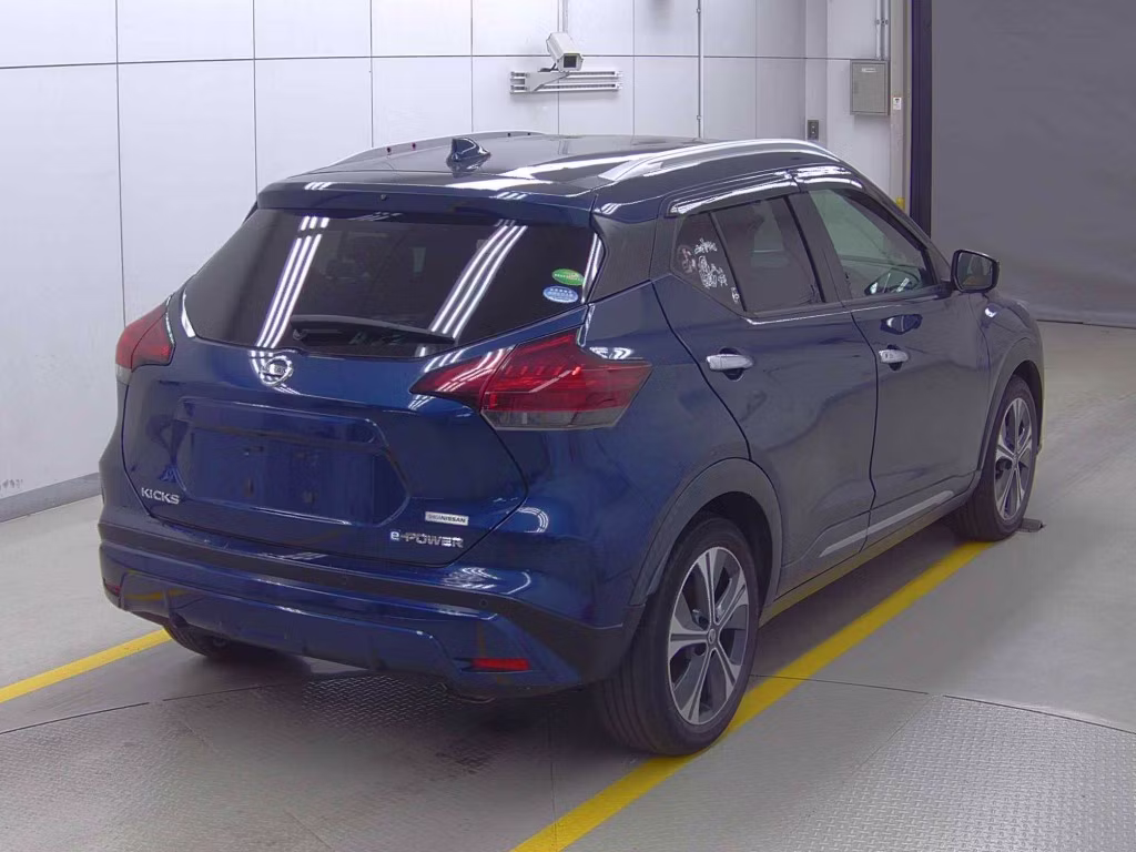 NISSAN KICKS
