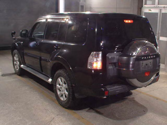 MITSUBISHI PAJERO