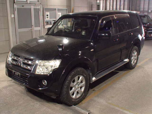 MITSUBISHI PAJERO