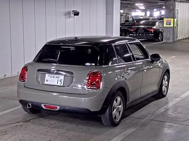 MINI HATCH