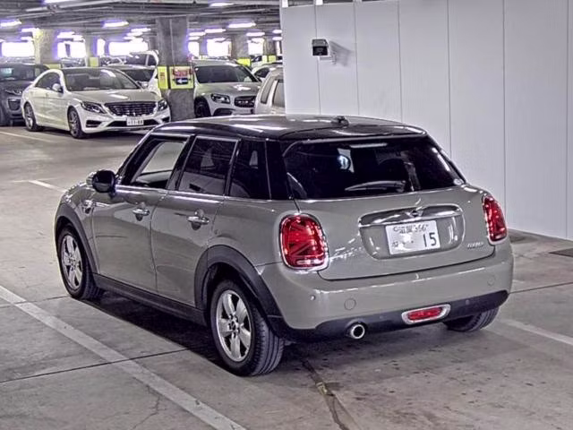 MINI HATCH