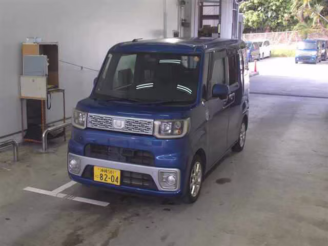 DAIHATSU WAKE