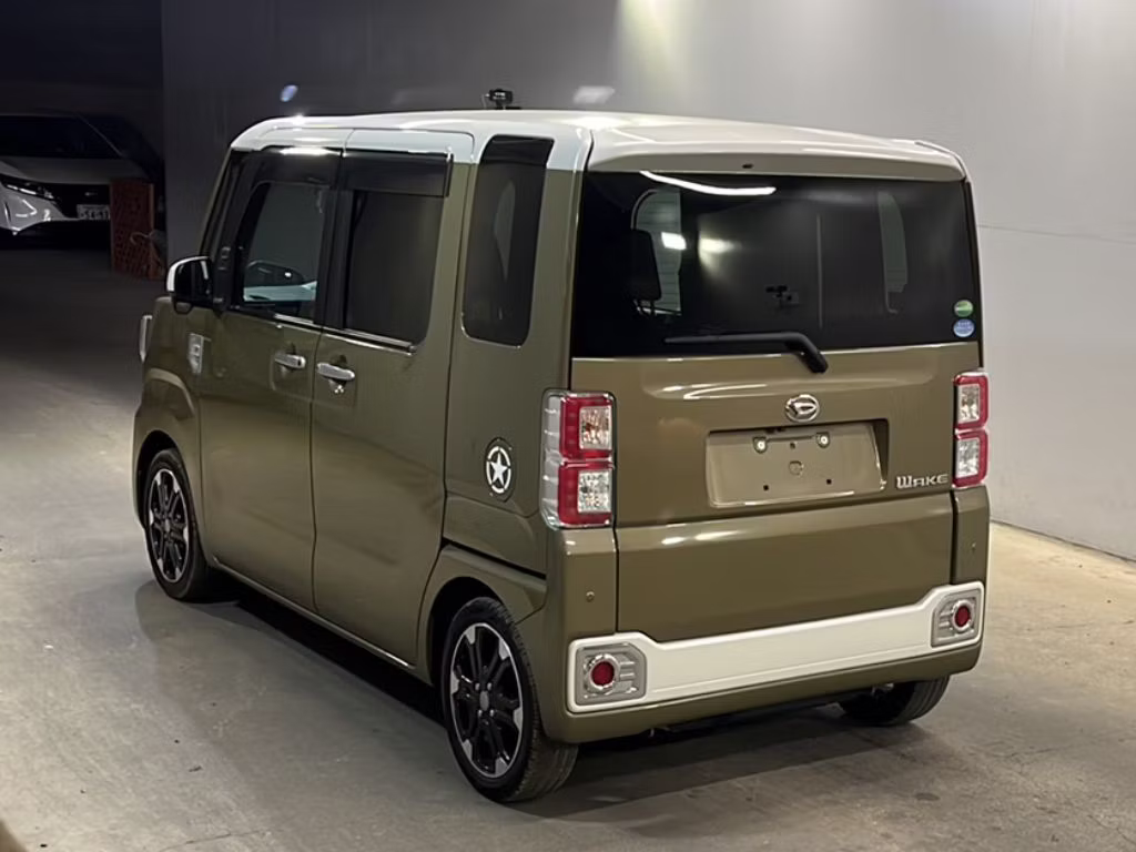 DAIHATSU WAKE