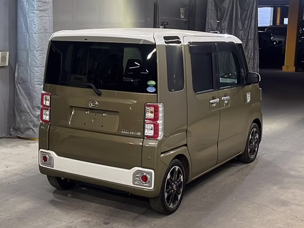 DAIHATSU WAKE