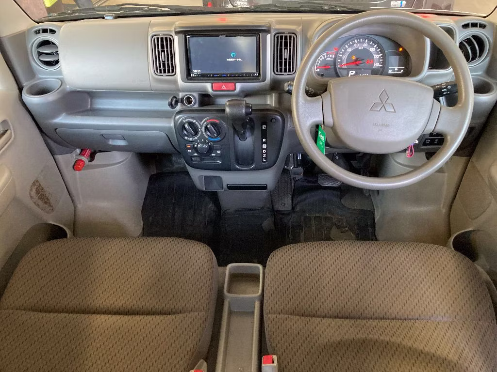 MITSUBISHI MINICAB