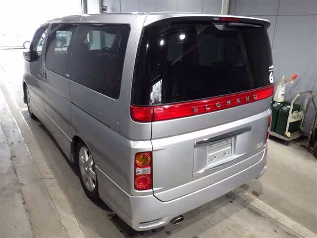 NISSAN ELGRAND