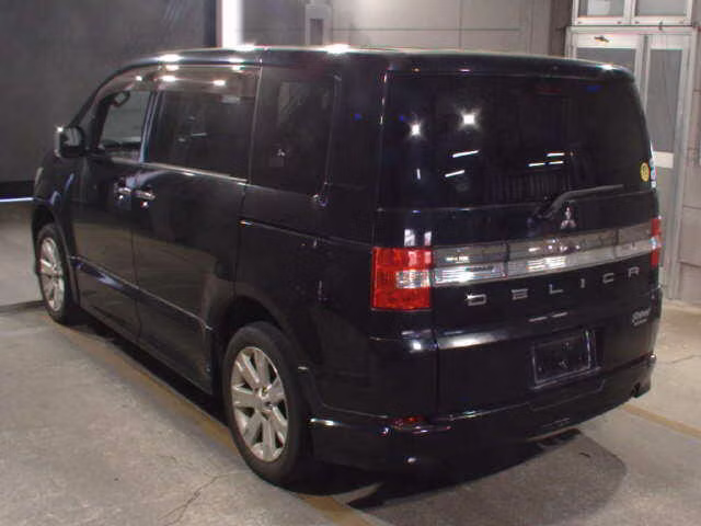 MITSUBISHI DELICA D:5