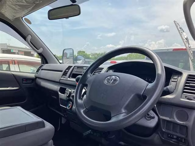 TOYOTA REGIUS ACE
