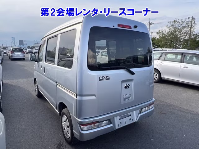 TOYOTA PIXIS VAN