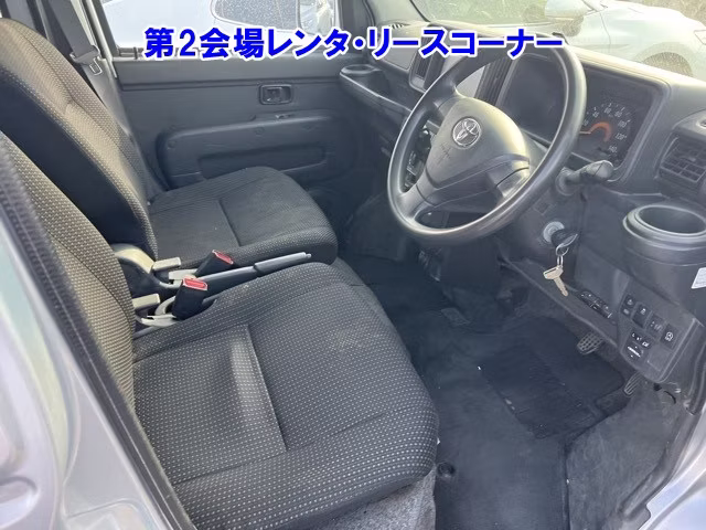 TOYOTA PIXIS VAN