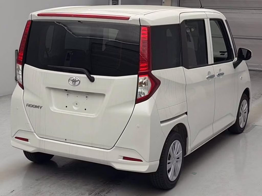 TOYOTA ROOMY