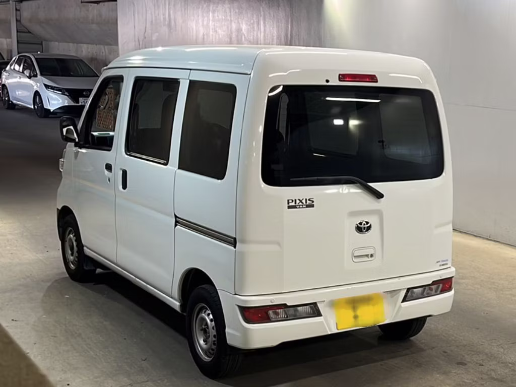 TOYOTA PIXIS VAN