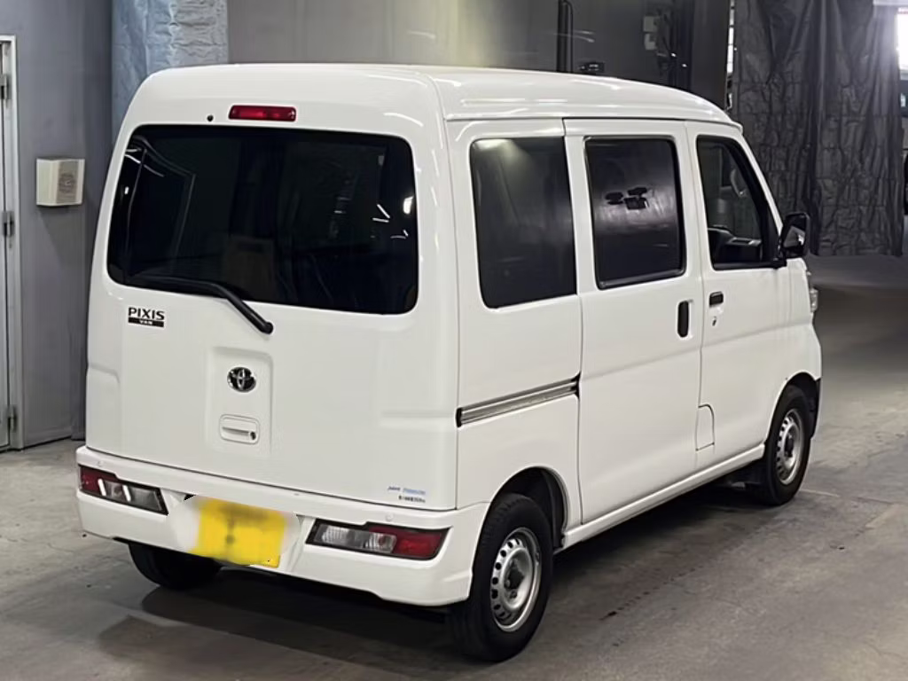 TOYOTA PIXIS VAN