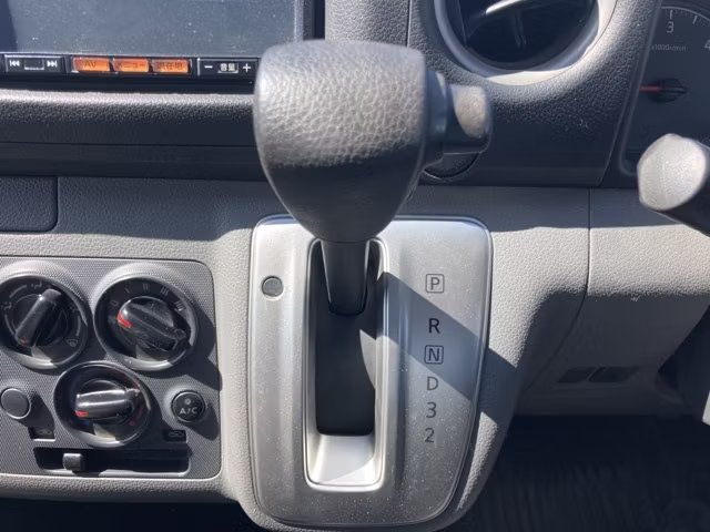 NISSAN NV350 CARAVAN