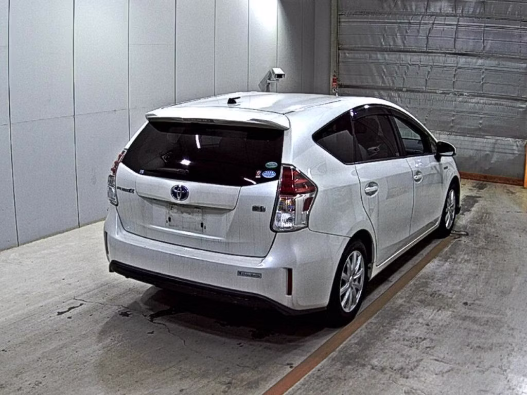 TOYOTA PRIUS ALPHA