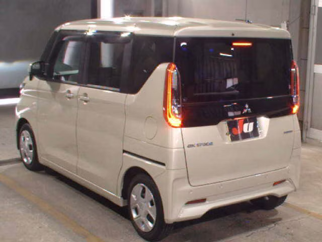 MITSUBISHI EK SPACE