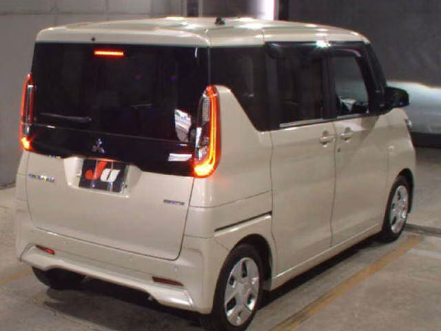 MITSUBISHI EK SPACE
