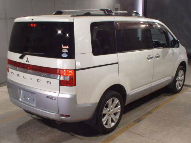 MITSUBISHI DELICA D:5