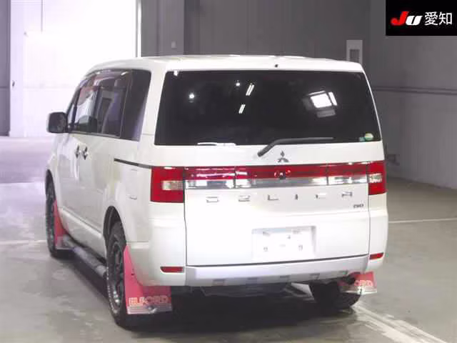 MITSUBISHI DELICA D:5