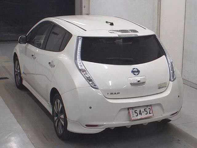 NISSAN LEAF