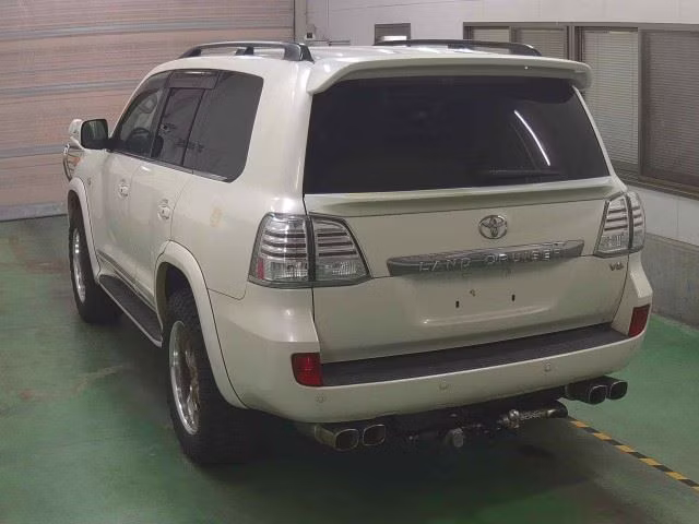 TOYOTA LAND CRUISER