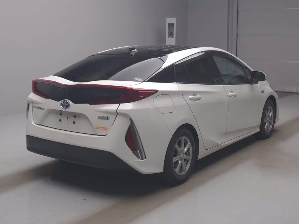 TOYOTA PRIUS PHV