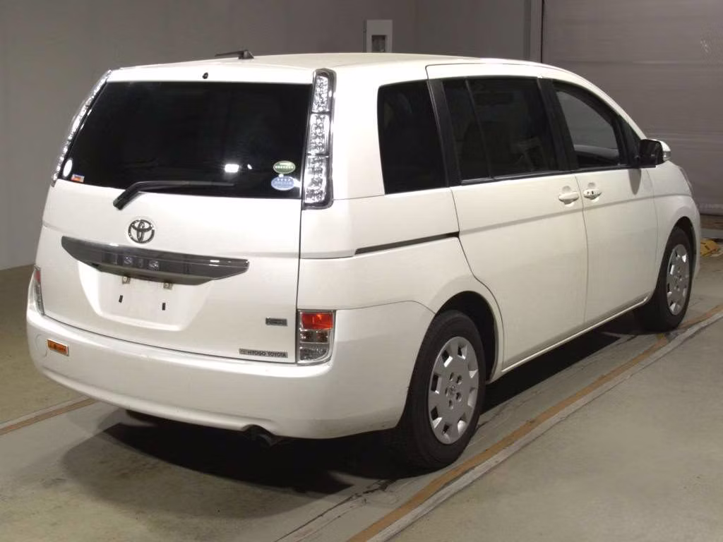 TOYOTA ISIS