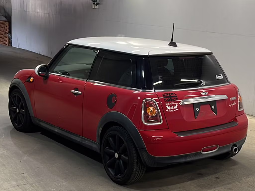 MINI HATCH