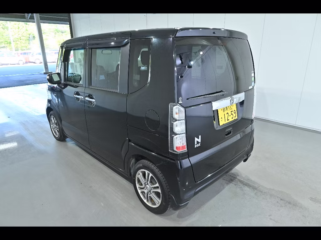 HONDA N-BOX