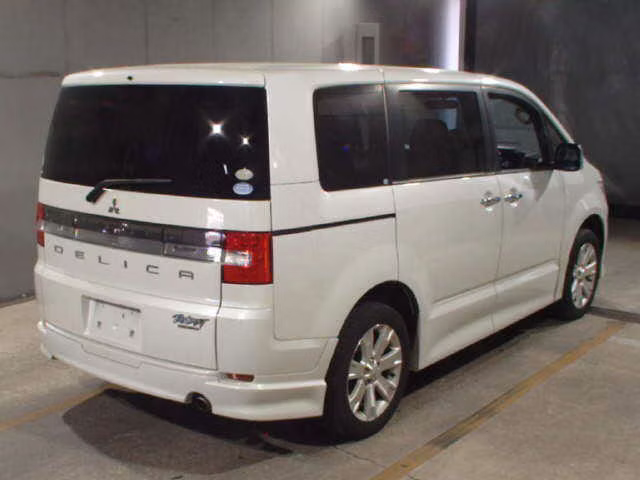 MITSUBISHI DELICA D:5