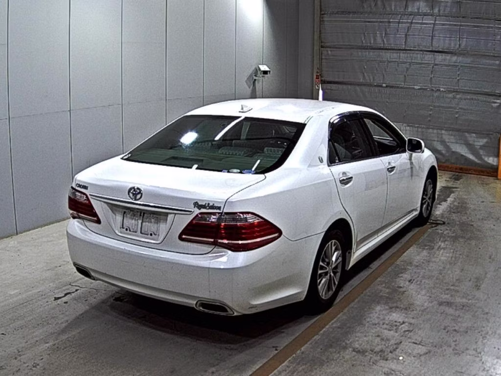 TOYOTA CROWN