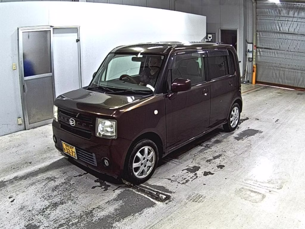 DAIHATSU MOVE CONTE