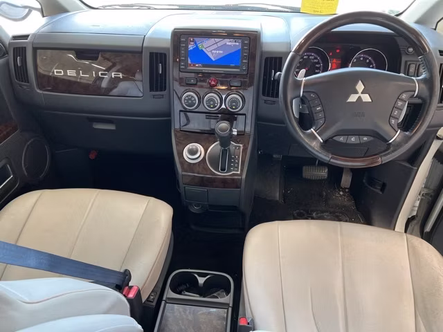 MITSUBISHI DELICA D:5