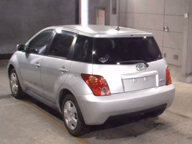 TOYOTA IST
