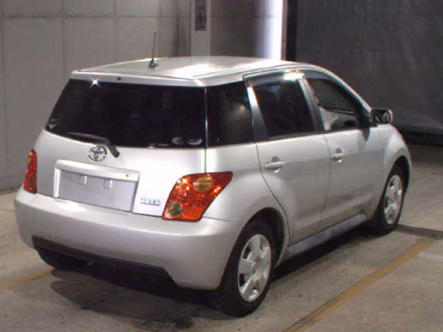 TOYOTA IST