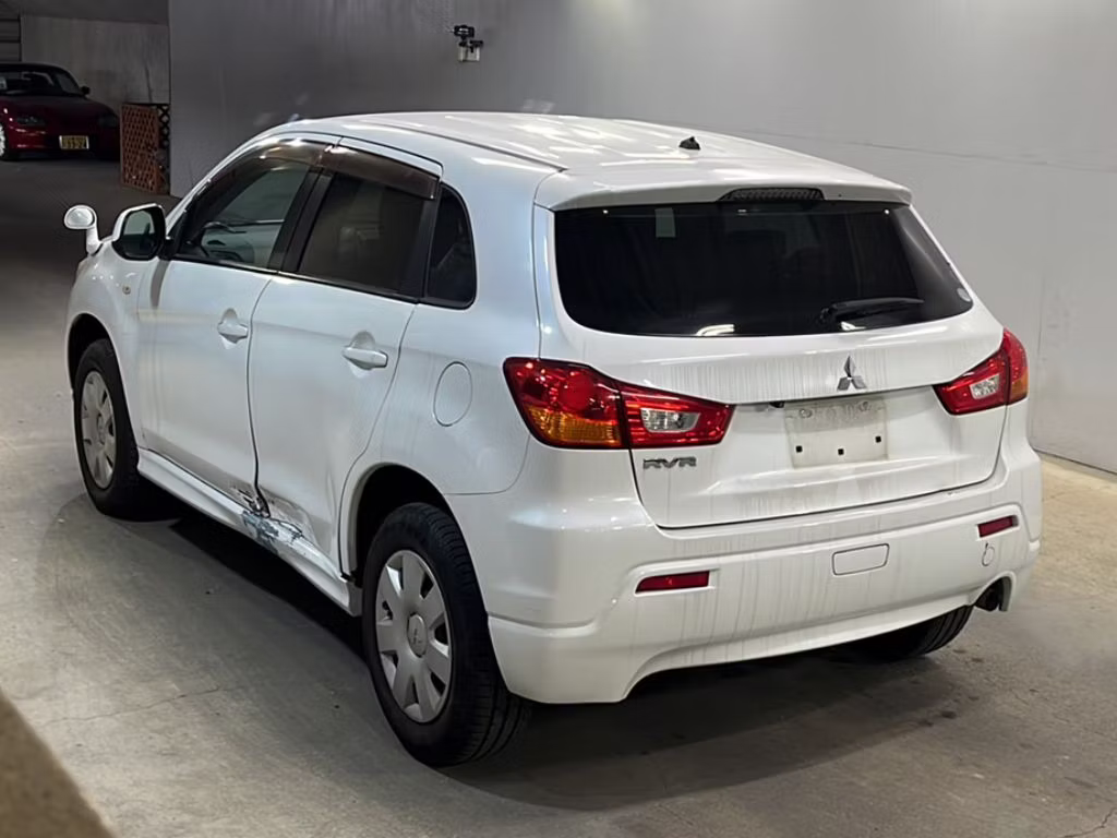 MITSUBISHI RVR