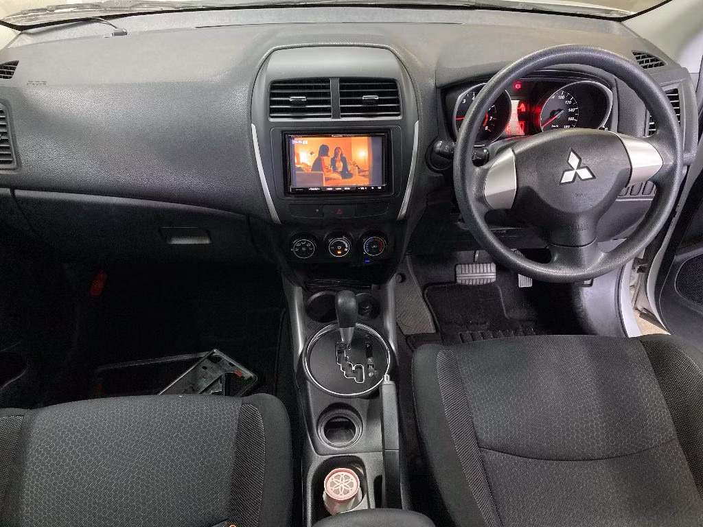 MITSUBISHI RVR