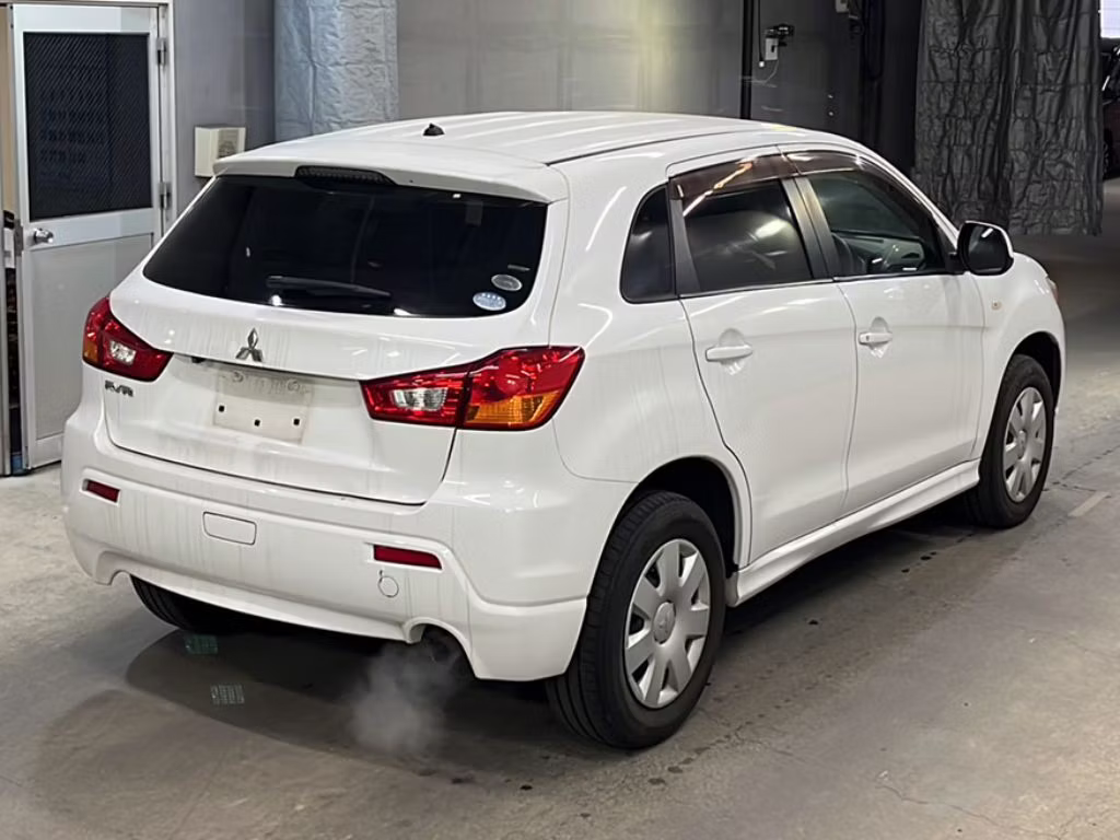 MITSUBISHI RVR