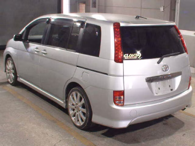 TOYOTA ISIS