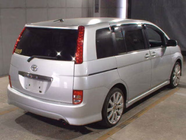 TOYOTA ISIS