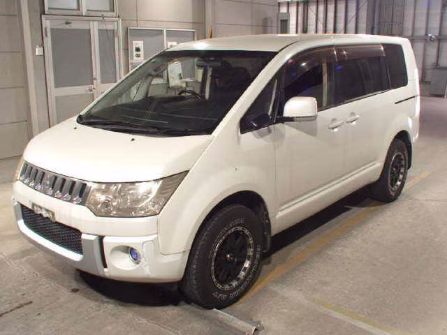 MITSUBISHI DELICA D:5