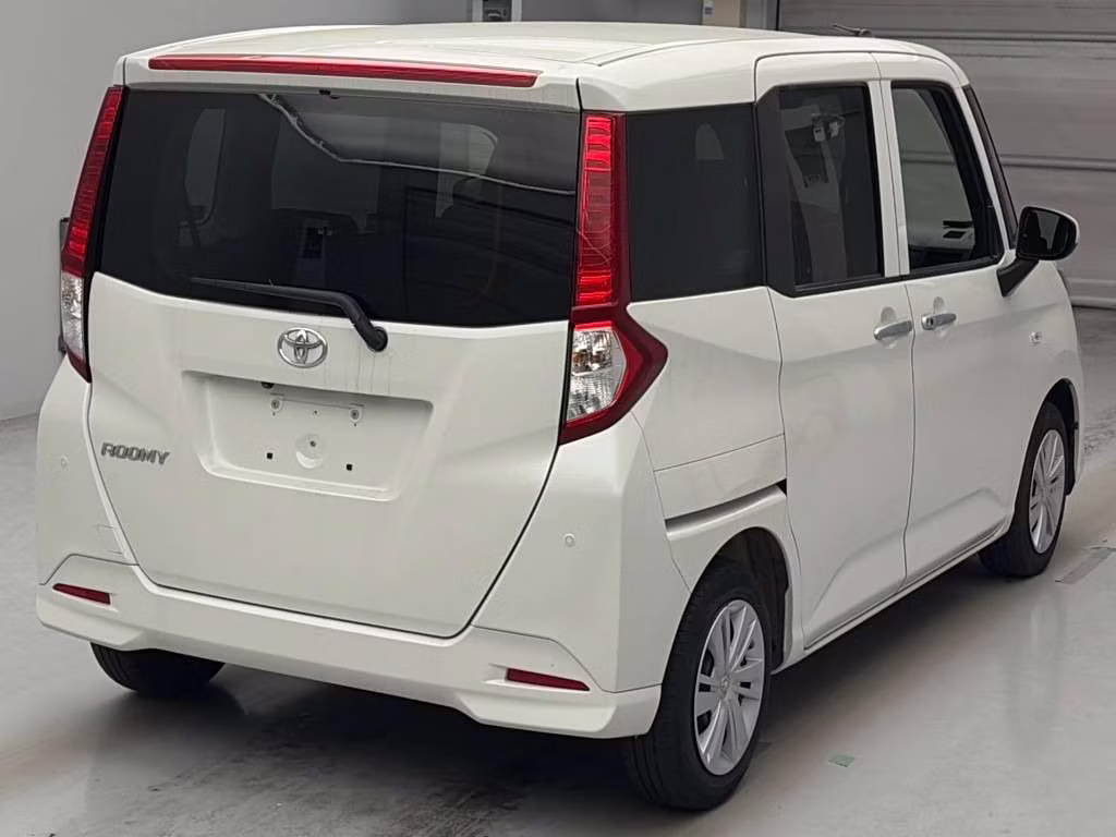 TOYOTA ROOMY
