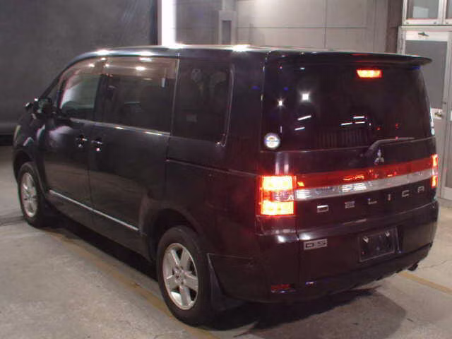 MITSUBISHI DELICA D:5