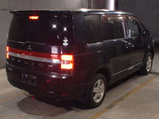 MITSUBISHI DELICA D:5