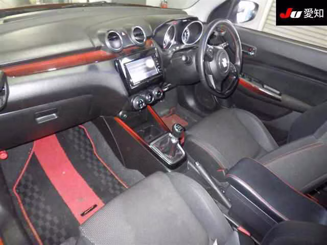 SUZUKI SWIFT