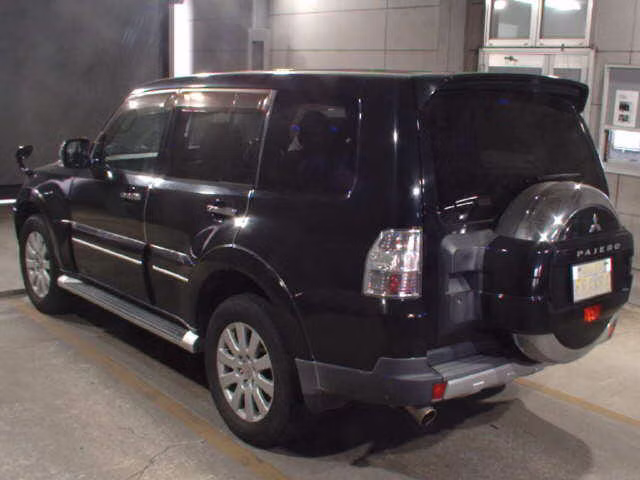 MITSUBISHI PAJERO