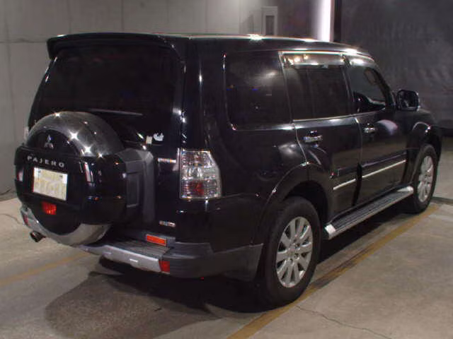 MITSUBISHI PAJERO