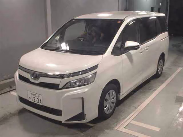 TOYOTA VOXY