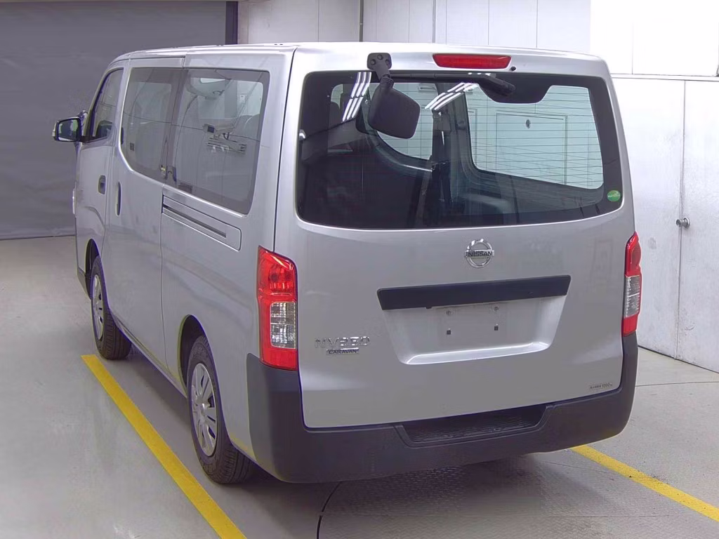 NISSAN NV350 CARAVAN